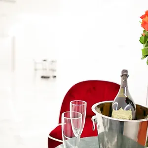 hemi-luxury-suites.italymilanhotels.net/